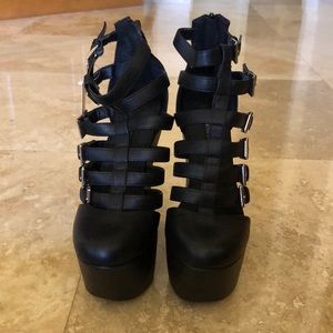 NWT Black Gravity Heels